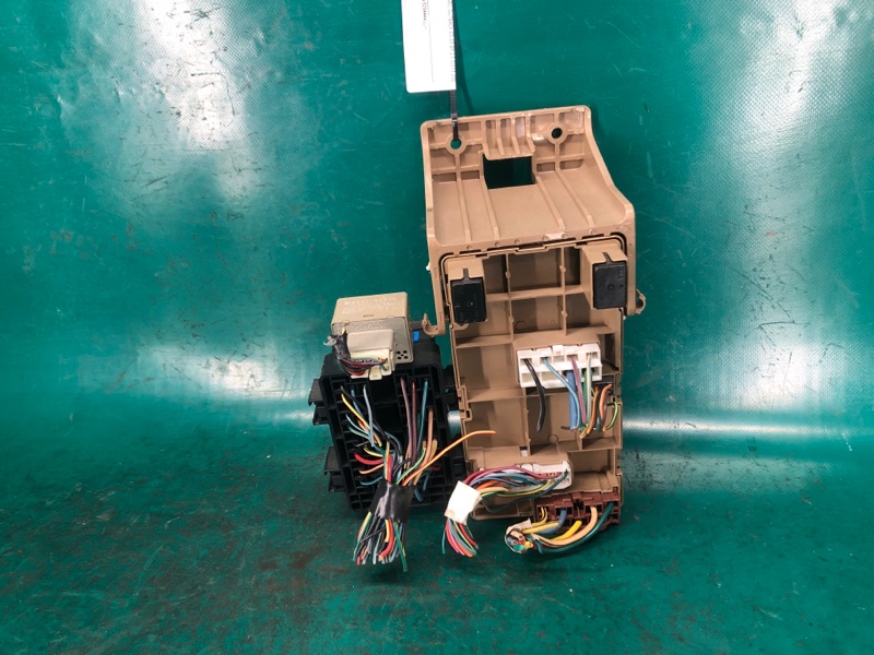 Блок предохранителей салон OUTBACK 03-09 BP 2005 2.5 EJ253