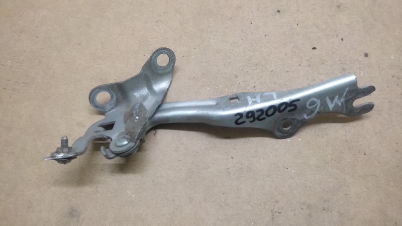 Петля капота левая MAZDA 6 GG 02-07 GJ6A-52-420A Б/У