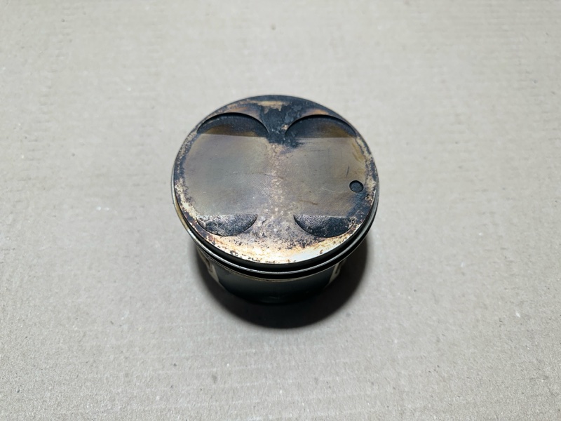 Поршень правый TOYOTA AVALON 99-05 1999 3.0 1MZFE 13101-0A020 Б/У