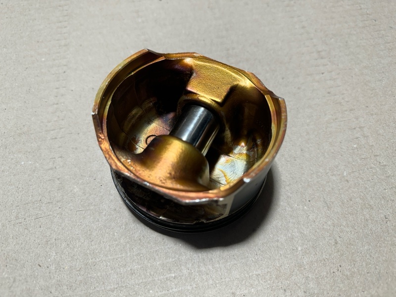 Поршень правый AVALON 99-05 1999 3.0 1MZFE