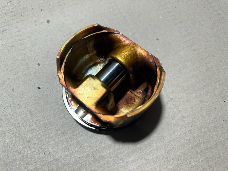 Поршень левый AVALON 99-05 1999 3.0 1MZFE