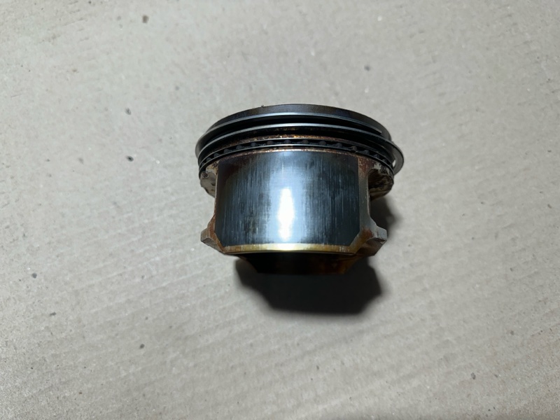 Поршень левый TOYOTA AVALON 99-05 3.0 1MZFE