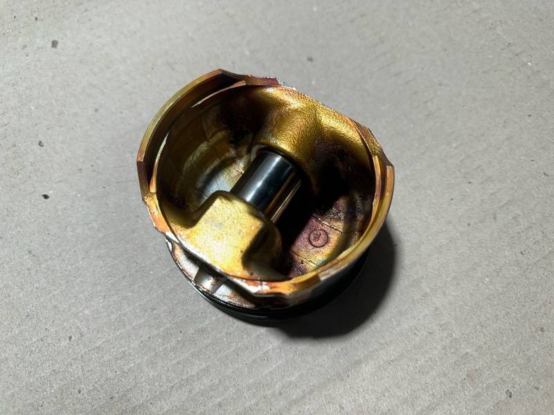 Поршень левый AVALON 99-05 1999 3.0 1MZFE