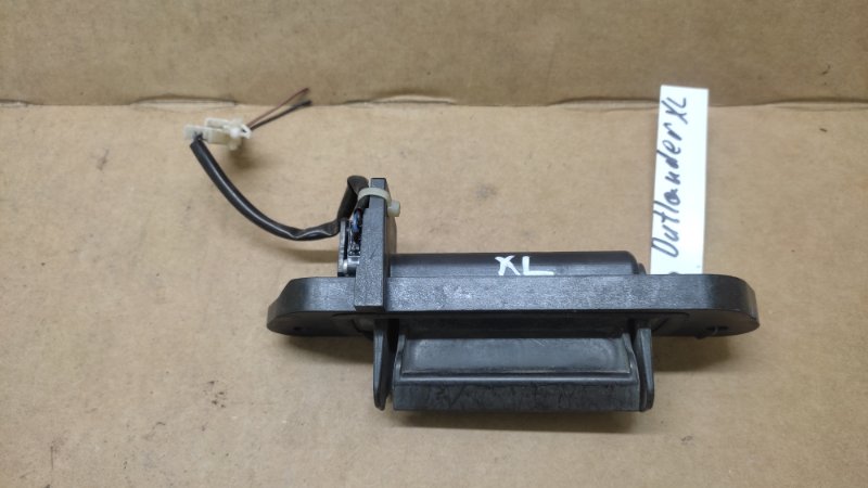 Кнопка открывания багажника наружная MITSUBISHI OUTLANDER XL 05-13 MR959664 Б/У