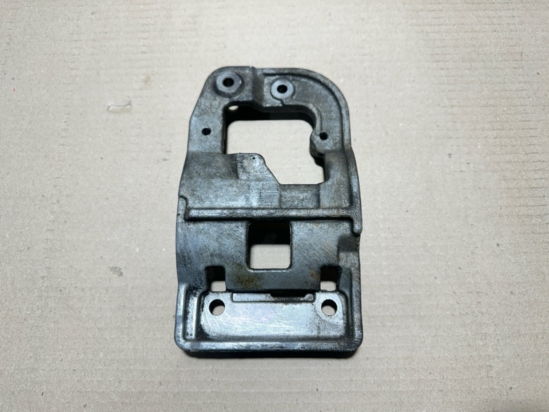 Кронштейн компрессора кондиционера ES300 96-01 2000 3.0 1MZFE