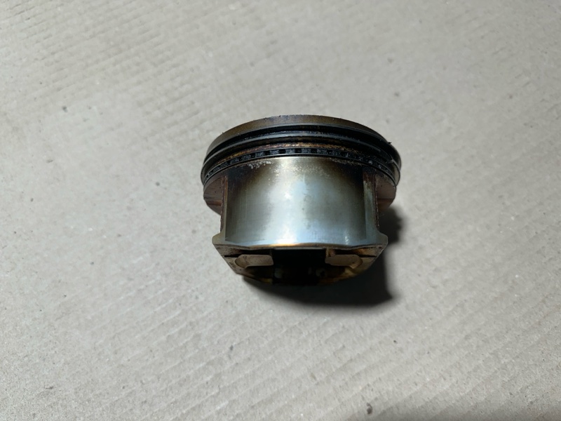 Поршень правый ES300 96-01 2000 3.0 1MZFE