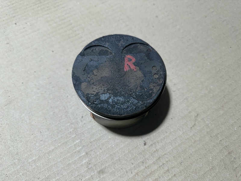 Поршень правый LEXUS ES300 96-01 2000 3.0 1MZFE 13101-20030 Б/У