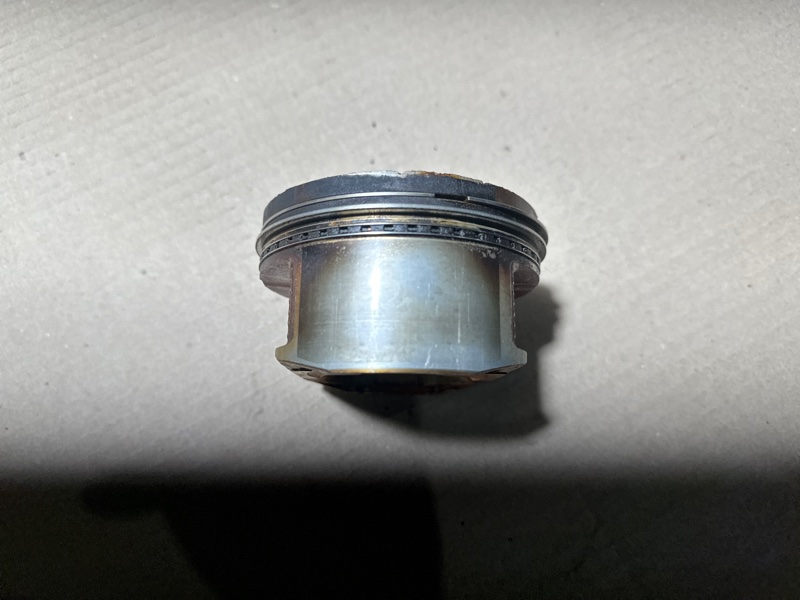 Поршень правый ES300 96-01 2000 3.0 1MZFE