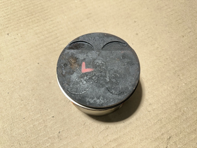 Запчасть поршень левый LEXUS ES300 96-01 2000 3.0 1MZFE 13301-20020 Б/У Поршень левый LEXUS ES300 96-01 2000 3.0 1MZFE 13301-20020 Б/У