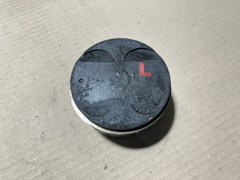 Запчасть поршень левый LEXUS ES300 96-01 2000 3.0 1MZFE 13301-20020 Б/У Поршень левый LEXUS ES300 96-01 2000 3.0 1MZFE 13301-20020 Б/У