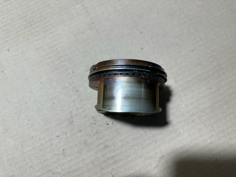 Поршень левый LEXUS ES300 96-01 3.0 1MZFE Поршень левый LEXUS ES300 96-01 3.0 1MZFE