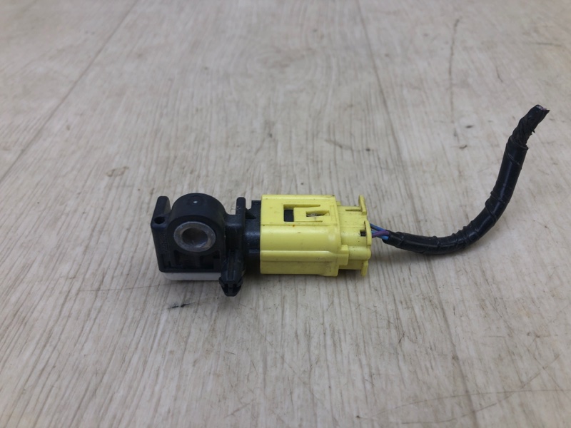 Датчик удара задний левый SUBARU LEGACY BN 14-18 2016 Седан 2.5 FB25B 98237AL00A Б/У