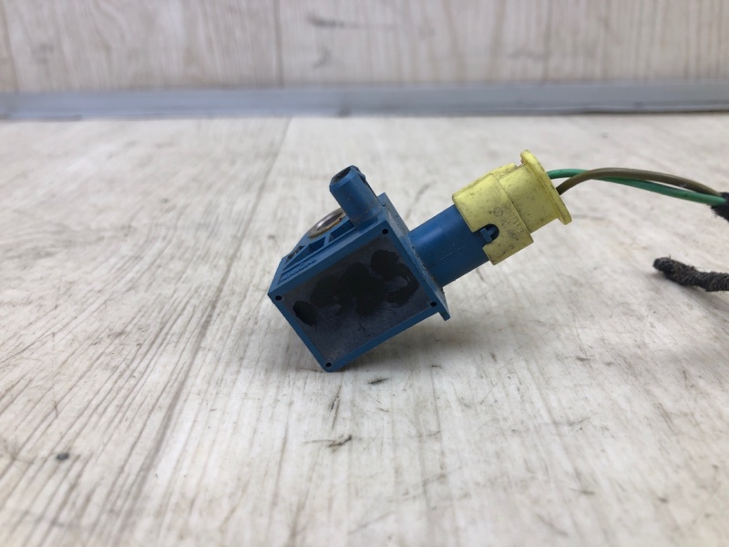 Датчик удара задний левый VOLKSWAGEN JETTA USA 10-17 162 CBTA 2.5L