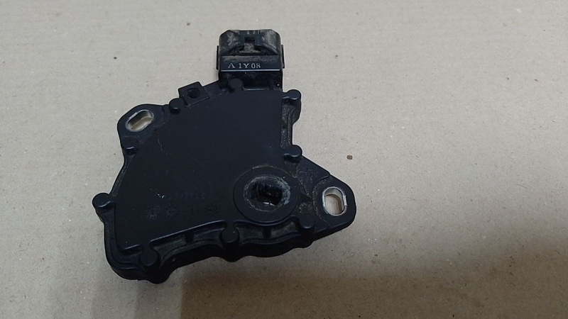 Датчик положения селектора АКПП OUTLANDER XL 05-13