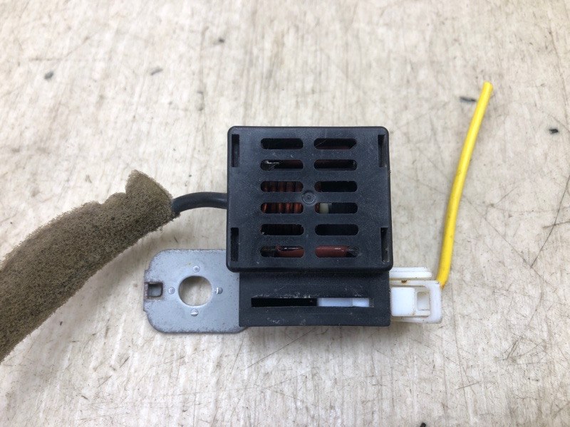 Запчасть усилитель антенны NISSAN ALTIMA L33 12-18 28362-3TA0A Б/У Усилитель антенны NISSAN ALTIMA L33 12-18 28362-3TA0A Б/У