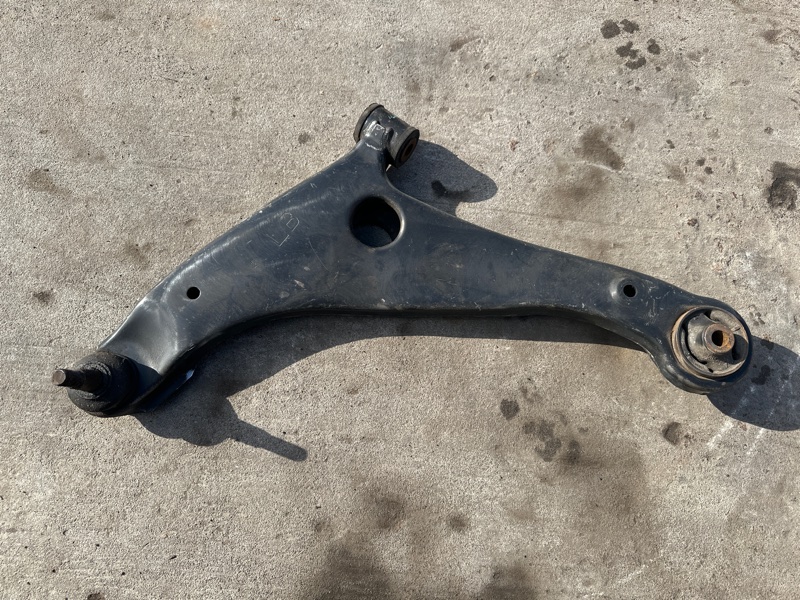 Запчасть рычаг передней подвески нижний левый MITSUBISHI GALANT 03-12 MN161705 Б/У Рычаг передней подвески нижний левый MITSUBISHI GALANT 03-12 MN161705 Б/У