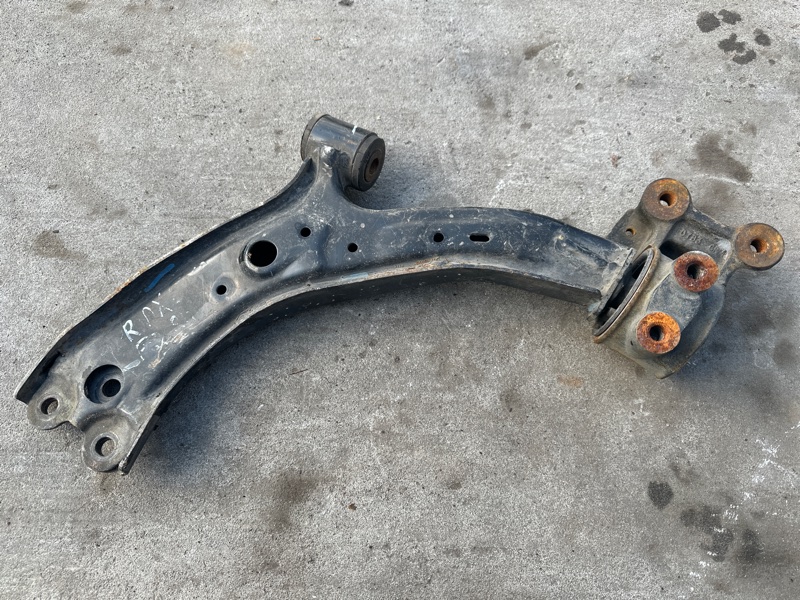 Рычаг передней подвески нижний правый RDX 12-19