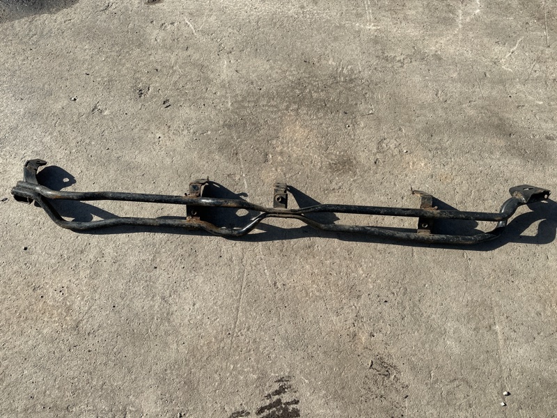 Кронштейн подножки левый LX570 07-15