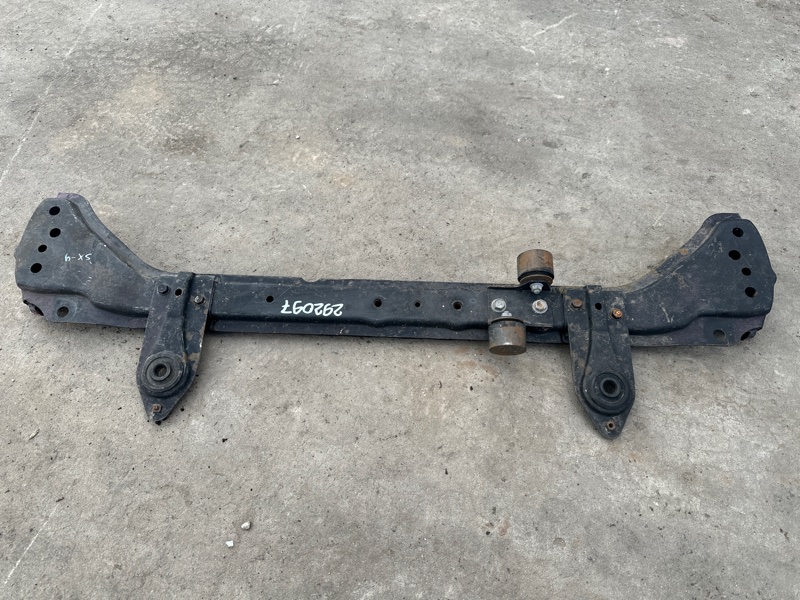 Балка под радиатор SX4 06-13