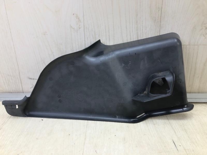 Водосток передний JETTA USA 10-17