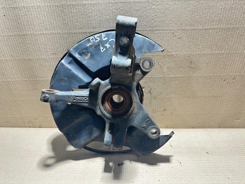 Кулак поворотный левый MAZDA CX-7 06-12 L206-33-030A Б/У