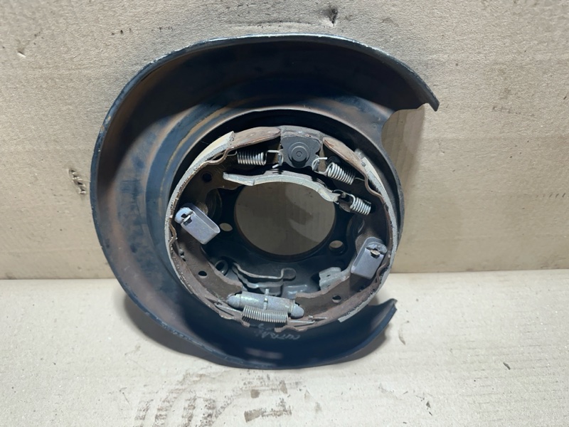 Тормозной механизм задний левый FORESTER 12-19