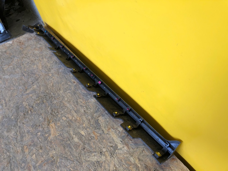 Накладка порога наружная левая IONIQ 5  21-