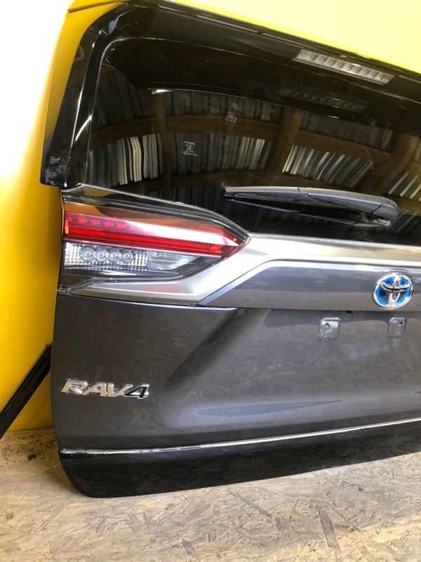 Крышка багажника RAV4 18-