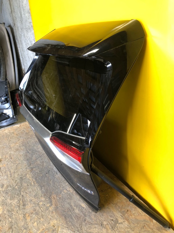 Крышка багажника RAV4 18-