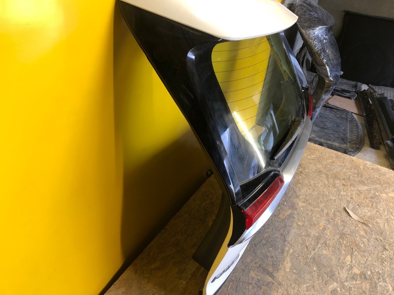 Крышка багажника RAV4 18-