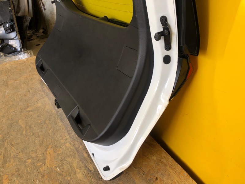 Крышка багажника RAV4 18-