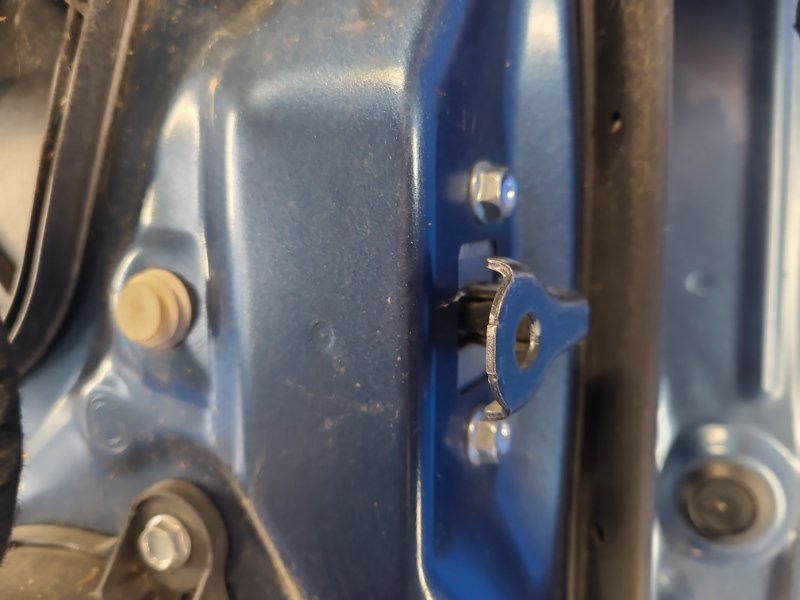 Дверь задняя левая CX-3 14-18