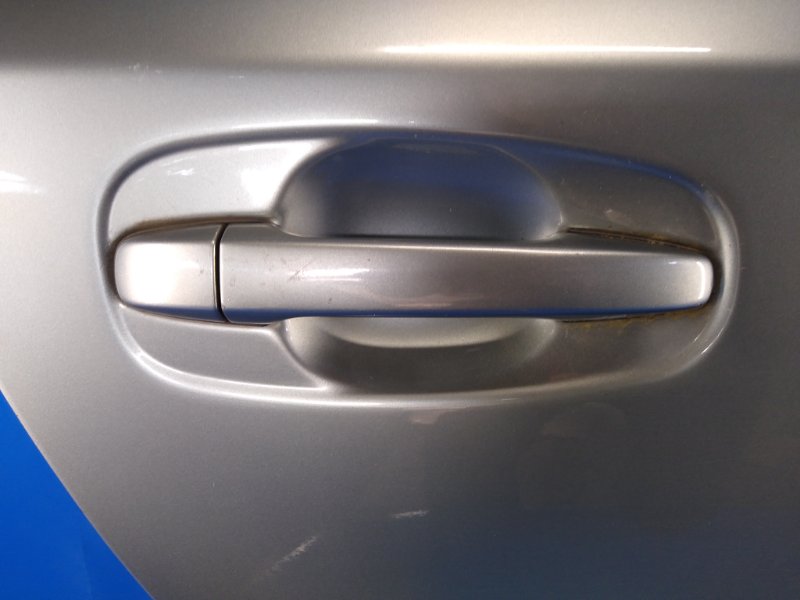 Дверь задняя правая AVENSIS 08-18