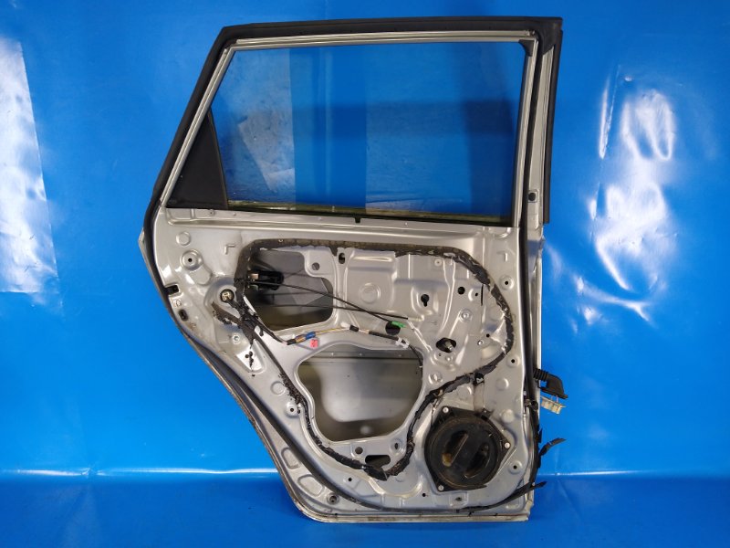 Дверь задняя левая AURIS 13-18