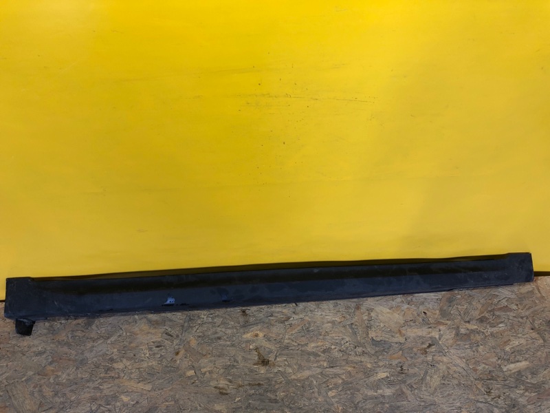 Накладка порога наружная правая KIA NIRO DE 16-22 87754-Q4000 Б/У