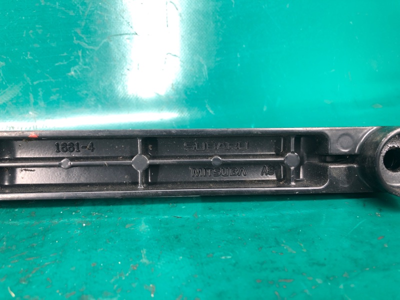 Поводок стеклоочистителя передний правый OUTBACK 03-09 BP 2005 2.5 EJ253