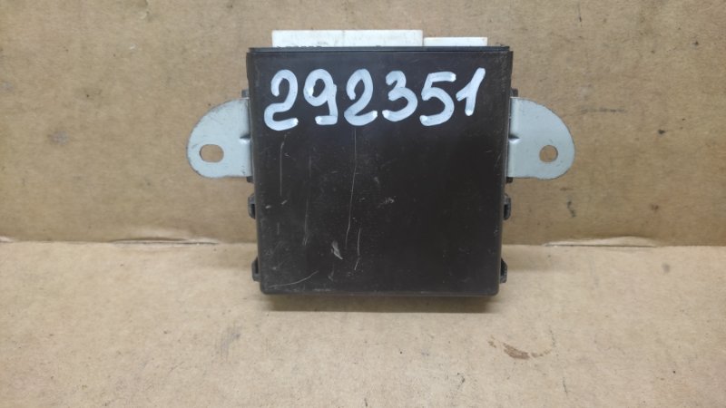 Блок управления дверей передний правый LEXUS GS350 GS300 05-11