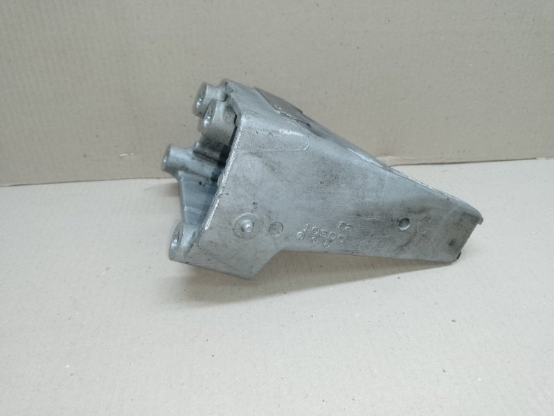 Кронштейн двигателя задний правый MDX (YD2) 06-13 2008 3.7