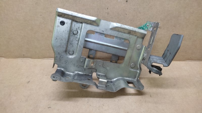 Кронштейн JUKE 10-19