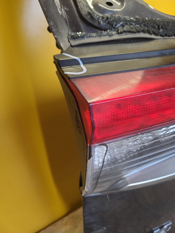 Крышка багажника RAV4 18-