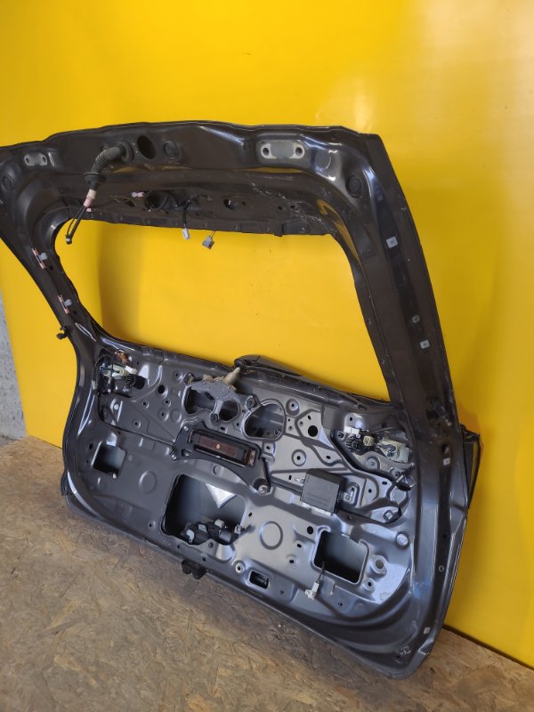 Крышка багажника RAV4 18-