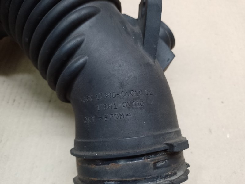 Патрубок воздушного фильтра CAMRY 40 06-11 2010 2.5 2ARFE Патрубок воздушного фильтра CAMRY 40 06-11 2010 2.5 2ARFE