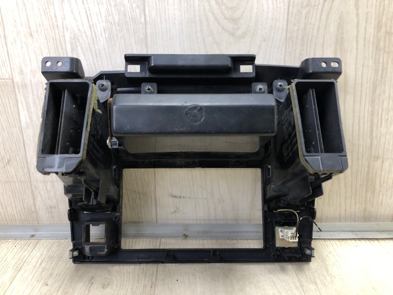 Накладка торпедо центр. NISSAN TIIDA/VERSA C11 04-11