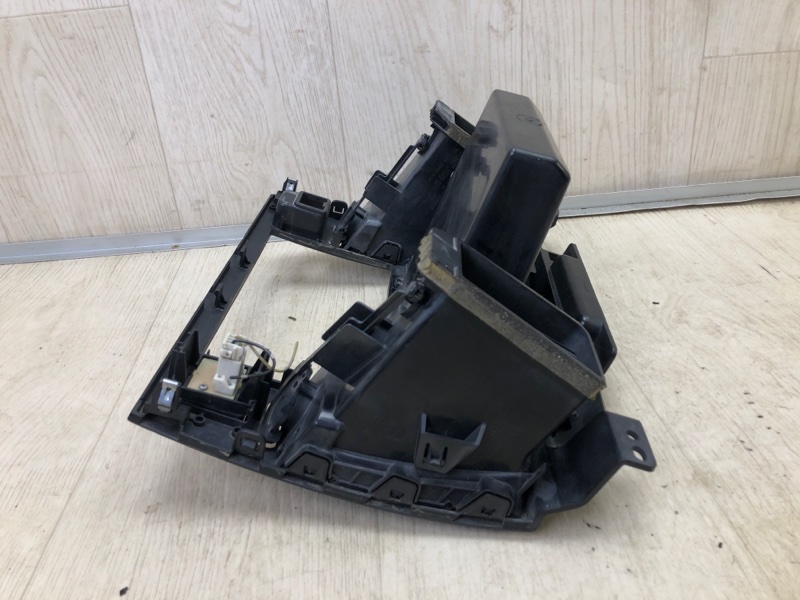 Накладка торпедо центр. TIIDA/VERSA C11 04-11