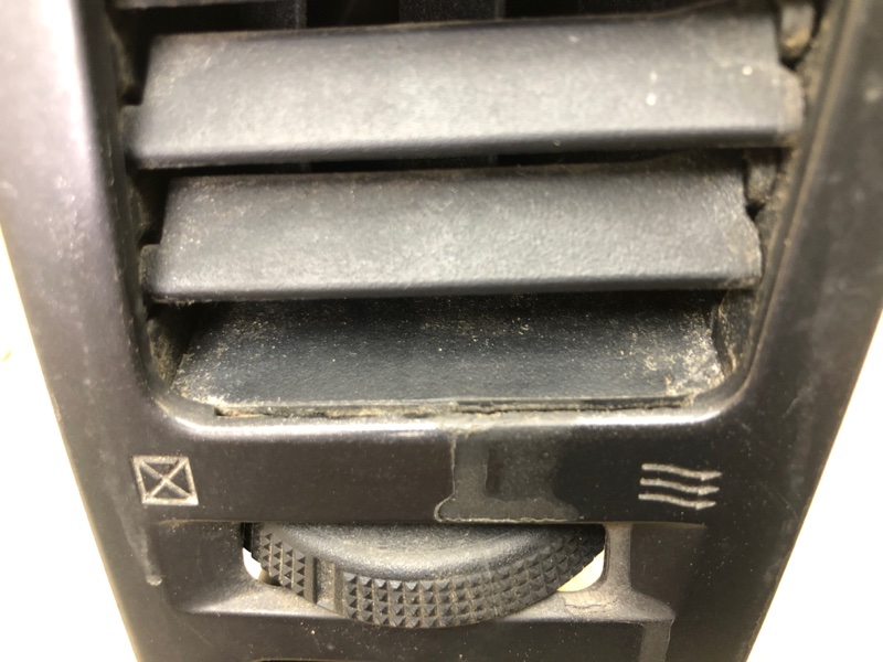 Накладка торпедо центр. TIIDA/VERSA C11 04-11