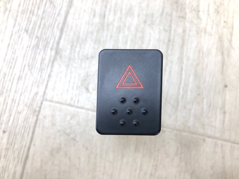 Кнопка аварийной сигнализации NISSAN TIIDA/VERSA C11 04-11 25290ED000 Б/У