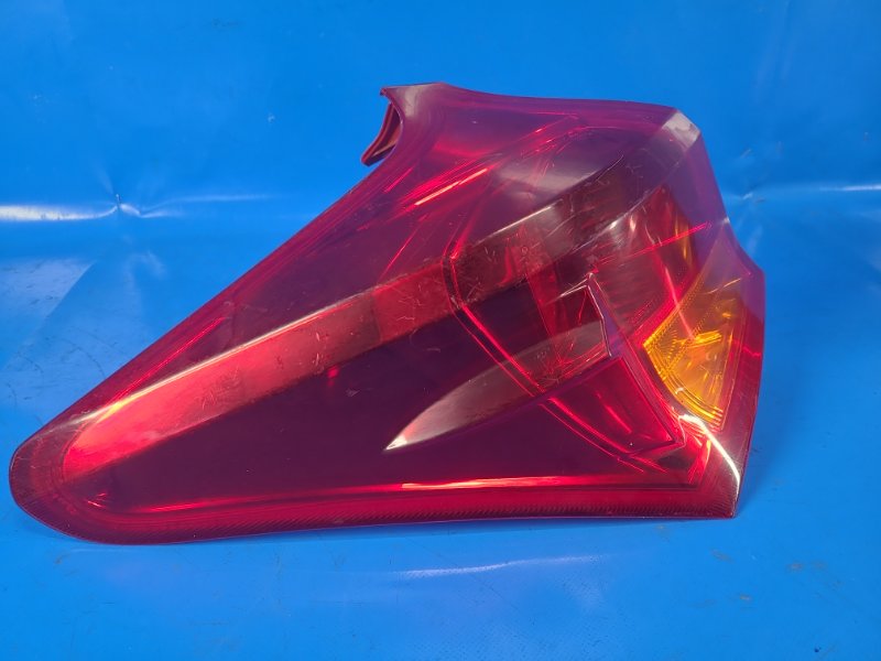 Запчасть фонарь наружный левый TOYOTA AURIS 13-18 8156102730 Б/У Фонарь наружный левый TOYOTA AURIS 13-18 8156102730 Б/У