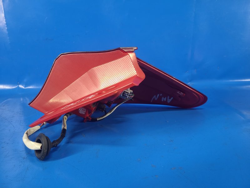 Фонарь наружный левый TOYOTA AURIS 13-18 Фонарь наружный левый TOYOTA AURIS 13-18