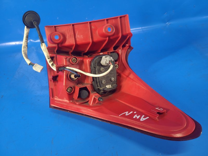 Фонарь наружный левый AURIS 13-18 Фонарь наружный левый AURIS 13-18