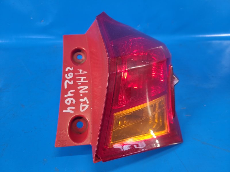 Фонарь наружный правый AURIS 13-18